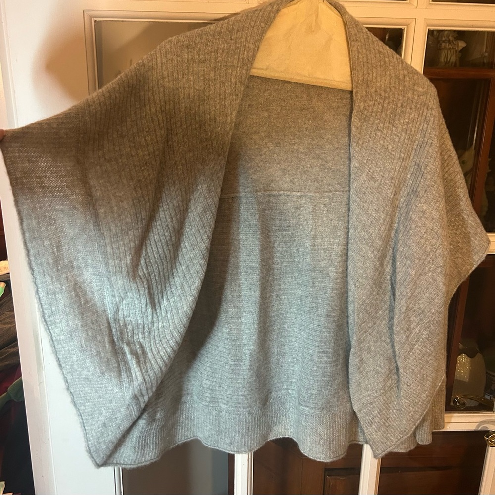 Fenn Wright Manson Light Gray Women's Cashmere Sweater Poncho - Picture 2 of 4